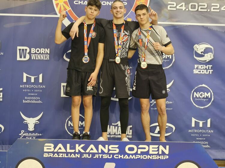 Димитровградски спортисти с пробив на Балканското по бразилско джу-джицу