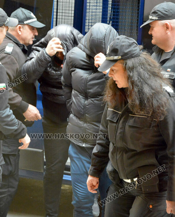 Задържаха двама безработни като помагачи при контрабанда на наркотици за над 1.7 млн. лв. 