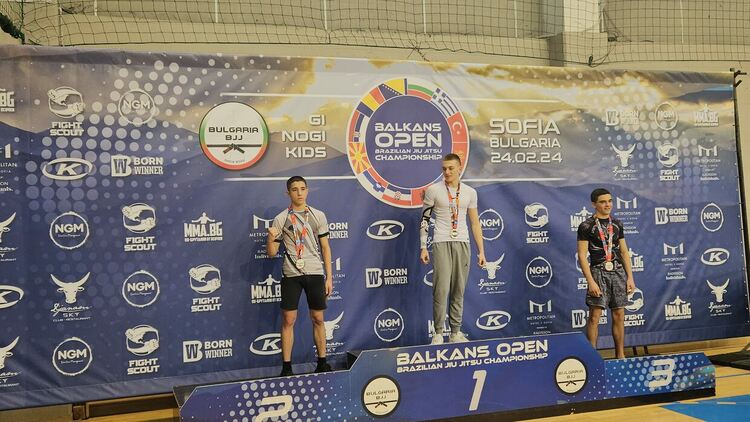 Димитровградски спортисти с пробив на Балканското по бразилско джу-джицу