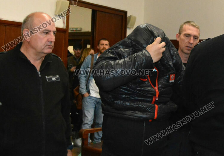 Задържаха двама безработни като помагачи при контрабанда на наркотици за над 1.7 млн. лв. 