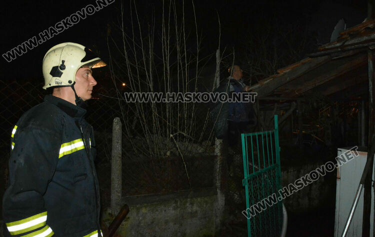 Пожар избухна в къща в Гарваново