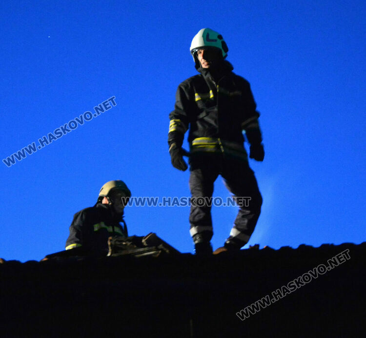 Пожар избухна в къща в Гарваново