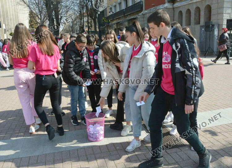 Ученик: Агресията в училище идва главно от семейната среда
