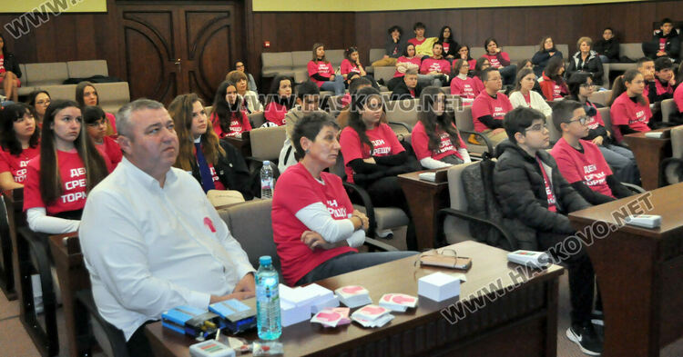 Ученик: Агресията в училище идва главно от семейната среда