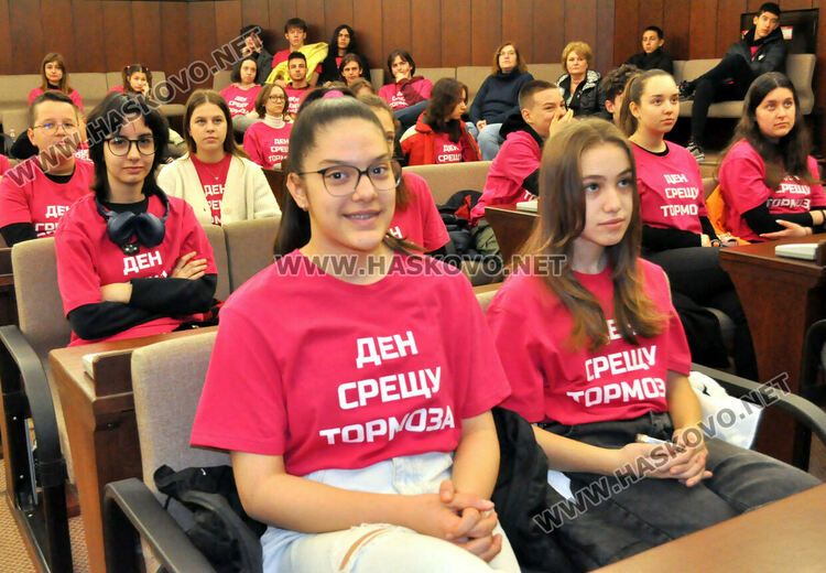 Ученик: Агресията в училище идва главно от семейната среда