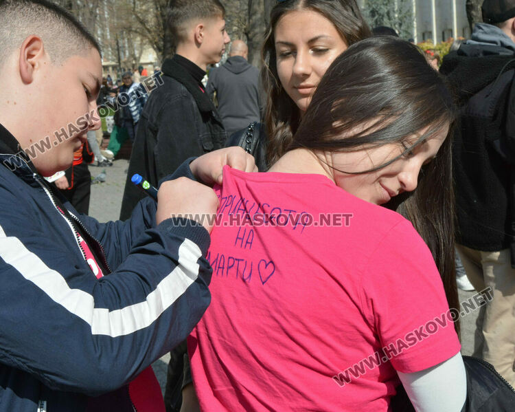 Ученик: Агресията в училище идва главно от семейната среда