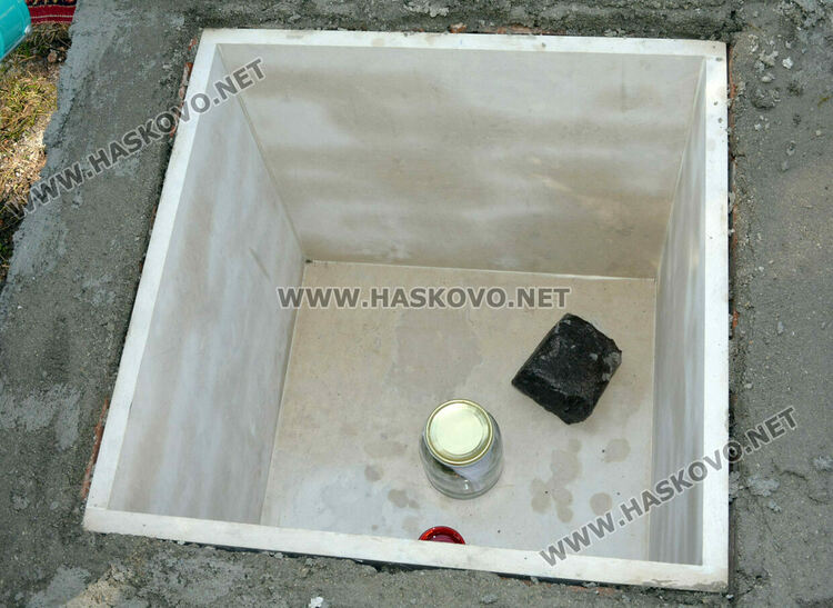 Положиха основния камък на параклис „Св.Архангел Михаил“ в двора на военното формирование в Хасково