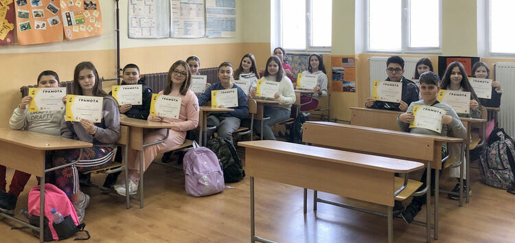 Ивайла Димова е победител в училищния кръг на състезание по английски език