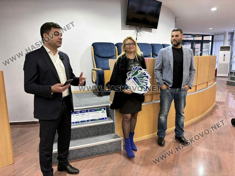 Сертификати по дигитални науки от Телерик Академия получиха 27 деца от Димитровград