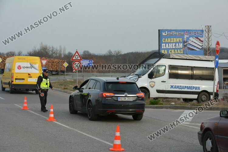 МВР заварди изходите на Хасково, проверяват и багажниците на коли