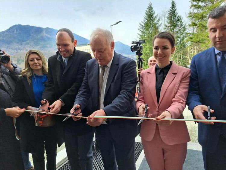 Обновеният и модернизиран Планетариум най-после отвори врати