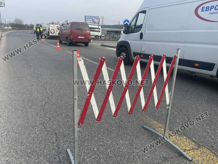 МВР заварди изходите на Хасково, проверяват и багажниците на коли