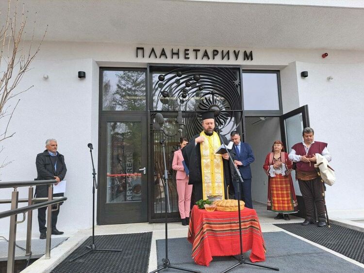 Обновеният и модернизиран Планетариум най-после отвори врати
