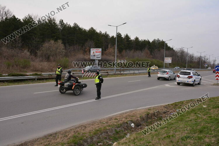 МВР заварди изходите на Хасково, проверяват и багажниците на коли
