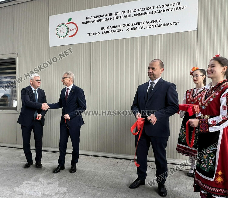 80 проби на денонощие обработва държавната лаборатория на ГКПП „Капитан Андреево“