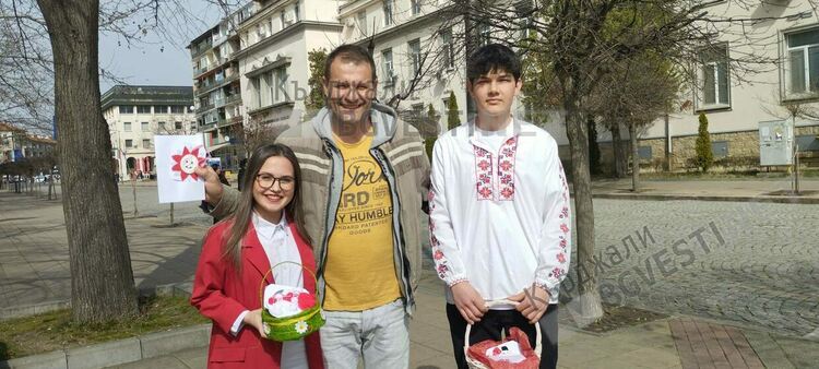 Учениците от Майстора с гатанки за Баба Марта