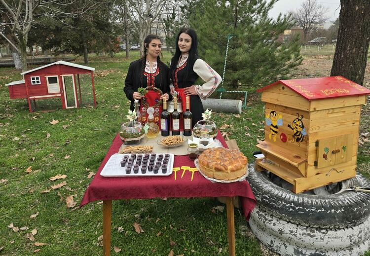 11-класниците от ПГТАТ участваха в  състезанието „Млад фермер“