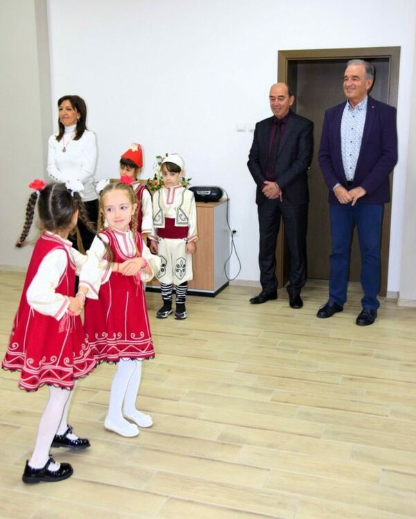 Пратеници на Баба Марта гостуваха на кмета на Асеновград 