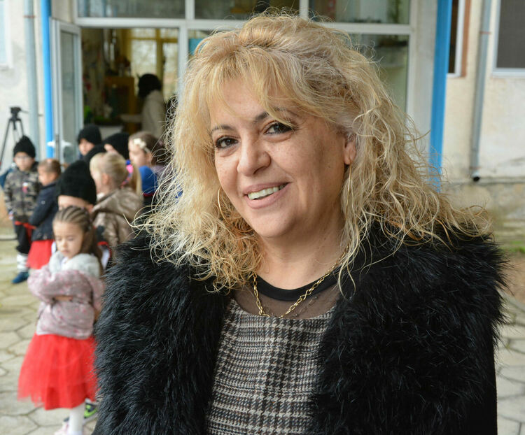 Ликовете на Левски, Ботев и Раковски посрещат възпитаниците на детската градина в Малево