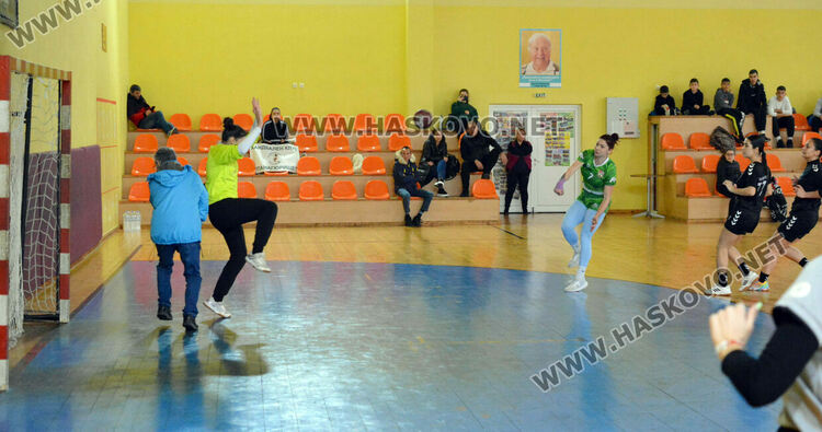 Хандбалистките на “Хасково” с две победи в “Б” група