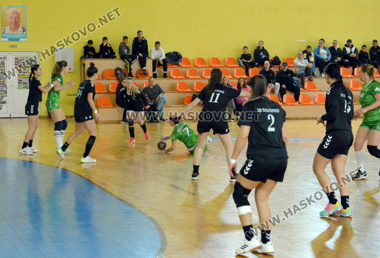 Хандбалистките на “Хасково” с две победи в “Б” група