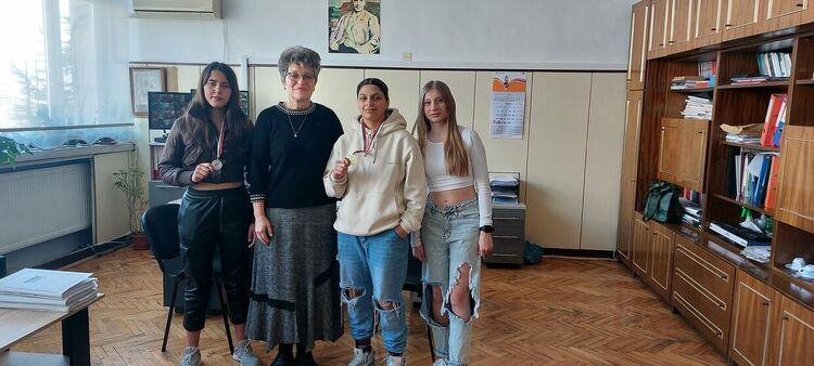 Нови спортни постижения за гимназия по туризъм