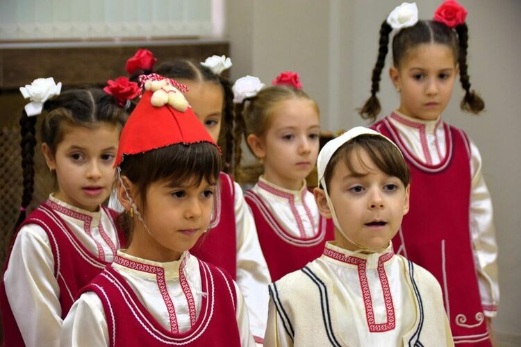 Пратеници на Баба Марта гостуваха на кмета на Асеновград 