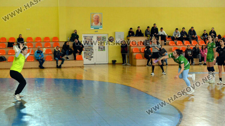 Хандбалистките на “Хасково” с две победи в “Б” група