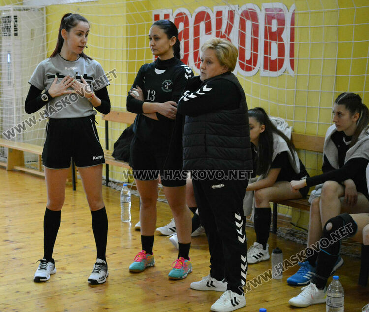 Хандбалистките на “Хасково” с две победи в “Б” група