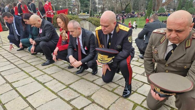 Кърджали тържествено чества Трети март