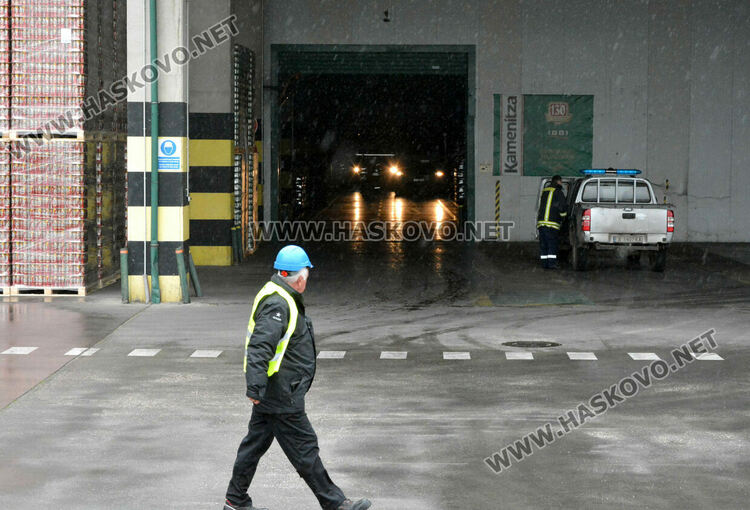 Пламна склад в Бирената фабрика, служители се евакуираха