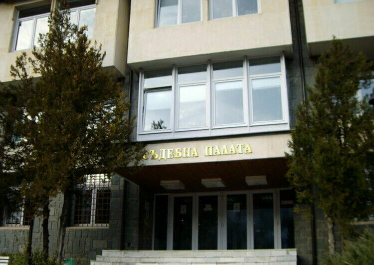 Окръжна прокуратура обвини 38-годишна пловдивчанка в умишлен палеж в блок в Смолян