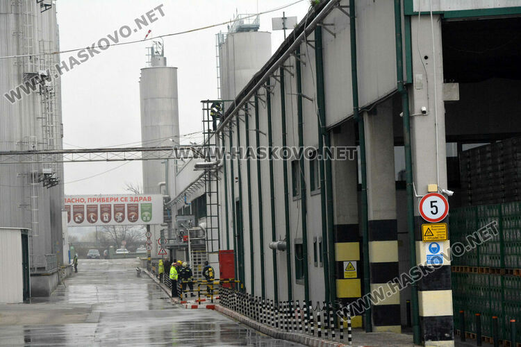 Пламна склад в Бирената фабрика, служители се евакуираха