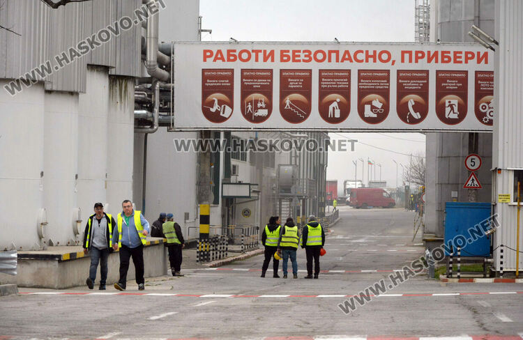 Пламна склад в Бирената фабрика, служители се евакуираха