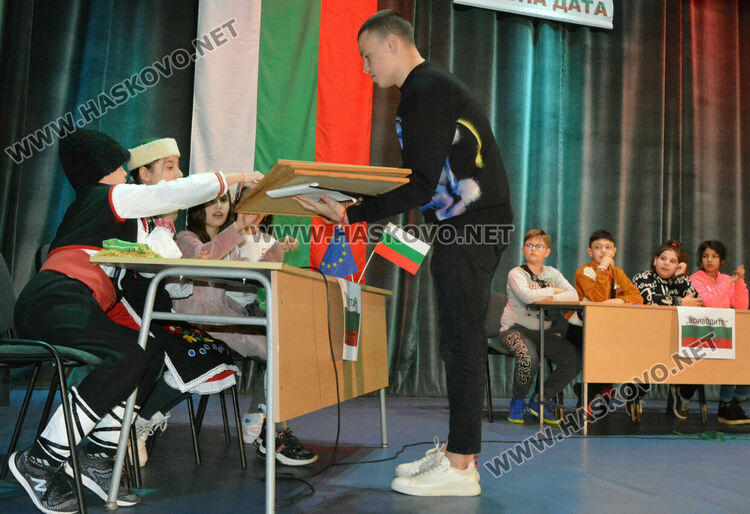 Отбор „Лъвчета“ от Малево е победител в състезанието „Трети март – славна дата“