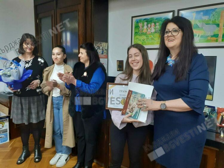 РУО връчи наградата „Ученик на годината” на Мелин Вели от 12 клас на СУ „Йордан Йовков”