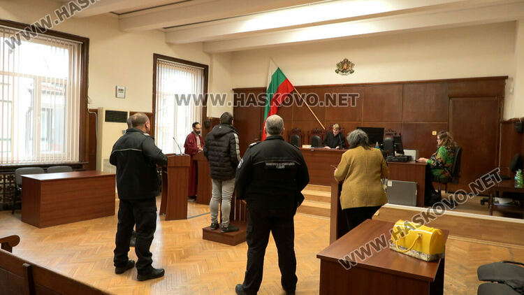 Съдът остави в ареста рецидивист, обвинен за грабежа на 68-годишна жена от Димитровград 