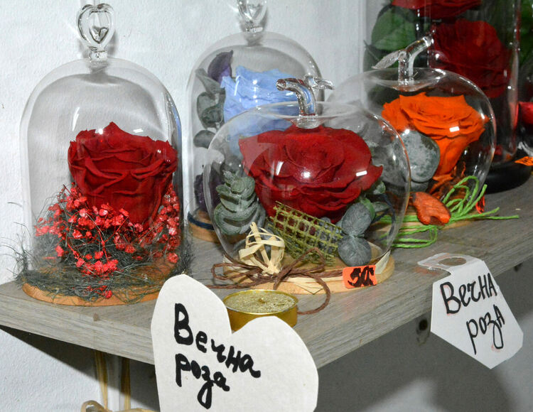 Вечна роза за любимата жена