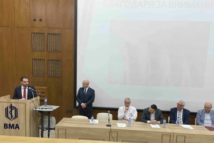 Д-р Светозар Марангозов с корени от с.Смилян защити дисертация и получи научна степен 