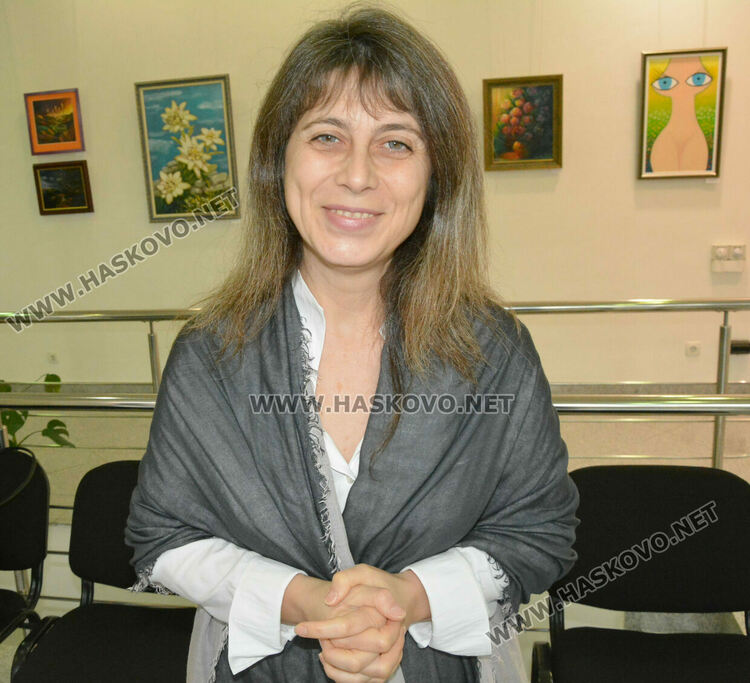 Икебана и картини в хармония и пролетни трепети в новата изложба на галерия „Форум“