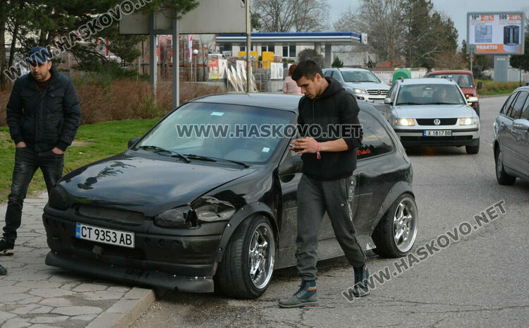 Водач пострада при катастрофа на Кърджалийска