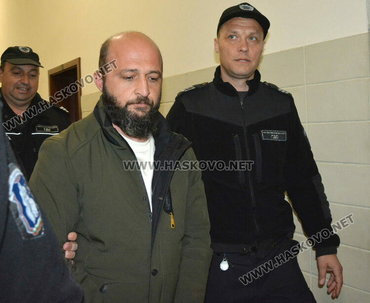 Оставиха в ареста тираджията, задържан с рекордните 378 кг марихуана