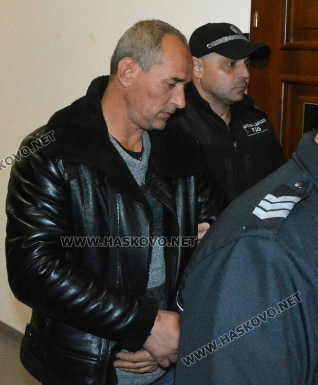 8 присъди имал грабителят от „Веспрем“, признава вина и съжалява