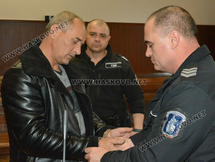 8 присъди имал грабителят от „Веспрем“, признава вина и съжалява