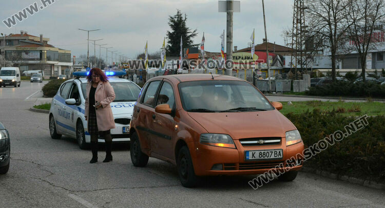 Водач пострада при катастрофа на Кърджалийска