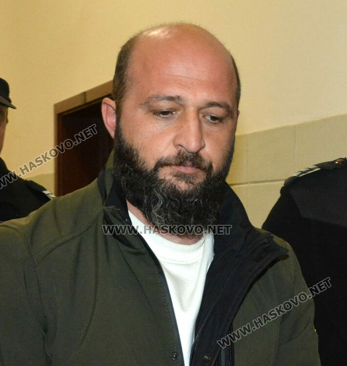 Оставиха в ареста тираджията, задържан с рекордните 378 кг марихуана