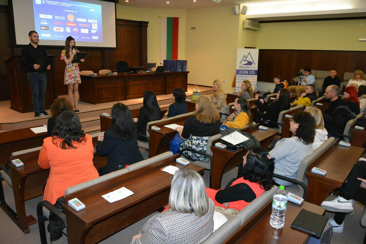 ПМГ-Хасково домакинства на  40-та Национална олимпиада по информатика