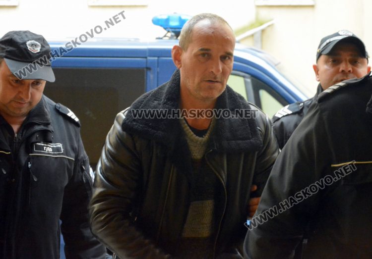 8 присъди имал грабителят от „Веспрем“, признава вина и съжалява