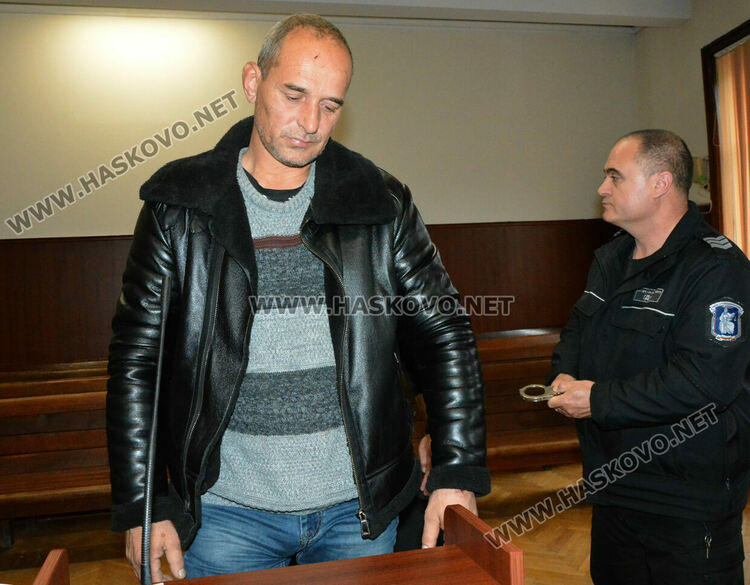 8 присъди имал грабителят от „Веспрем“, признава вина и съжалява