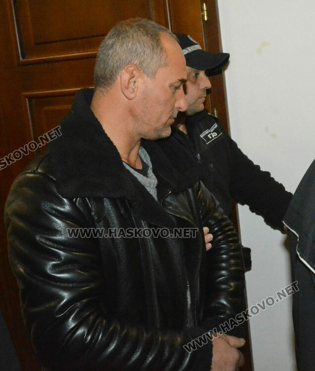 8 присъди имал грабителят от „Веспрем“, признава вина и съжалява